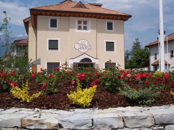 Hotel Ristorante La Casona Feltre Bagian luar foto